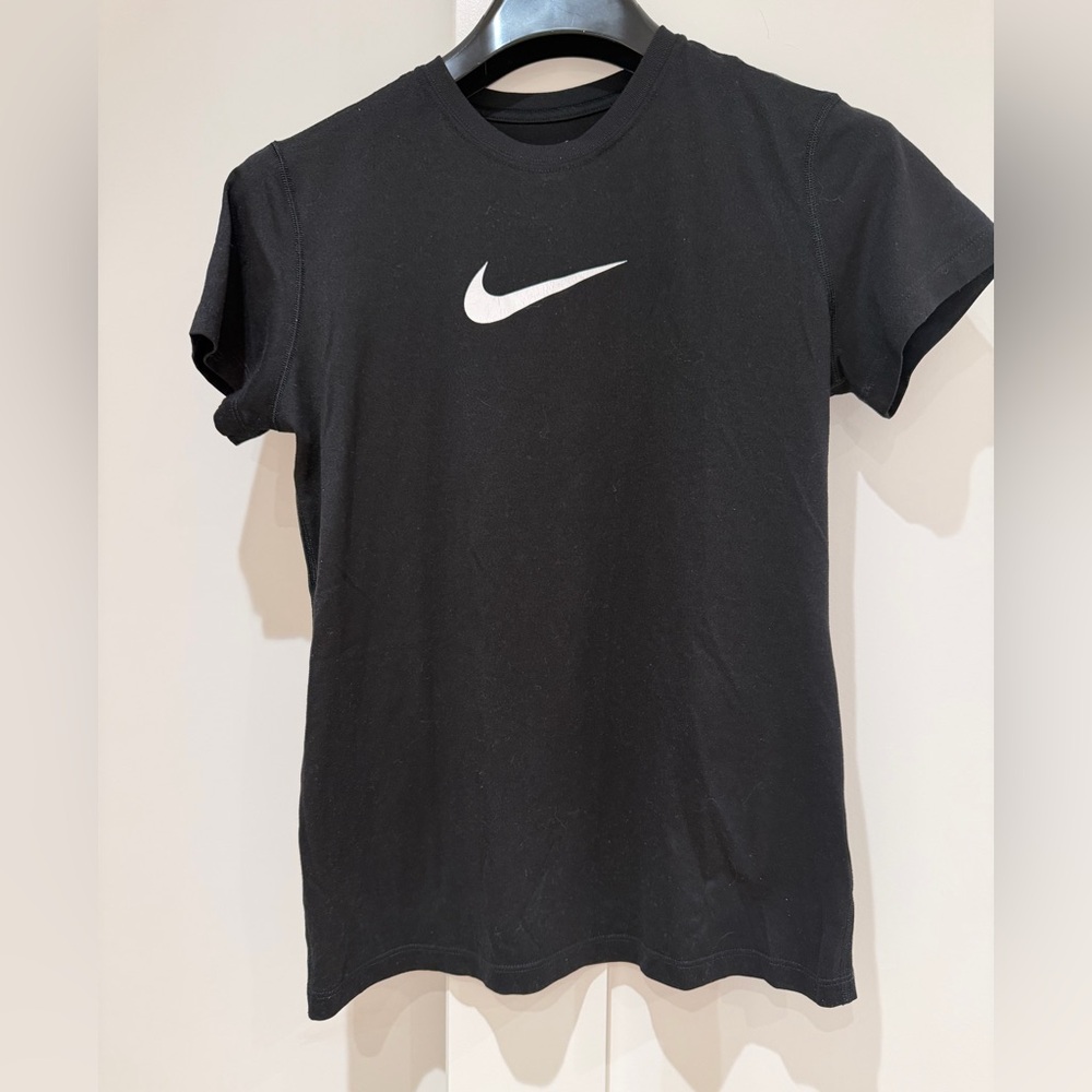 Nike Girls Black Dri-Fit Shirt Sleeve Shirt - size XL